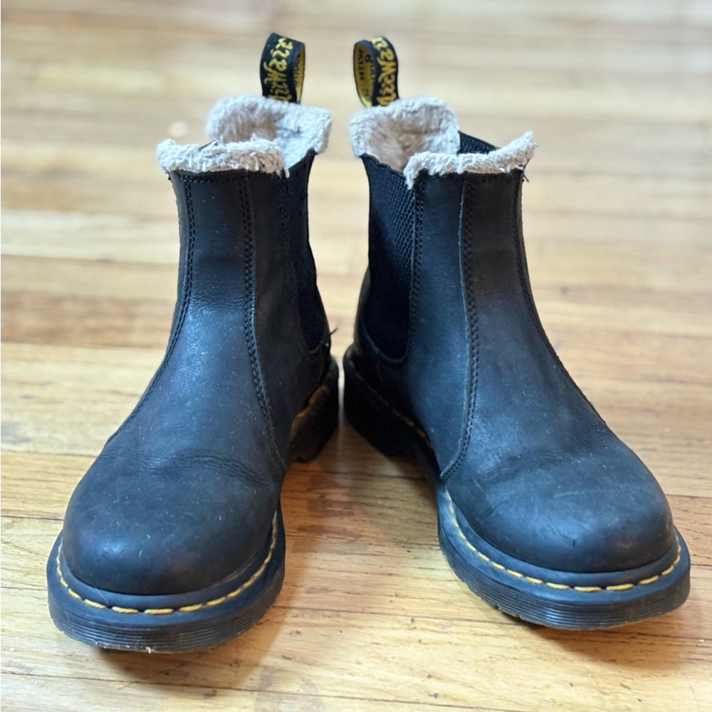 Doc Marten faux fur lined Chelsea boot size 7